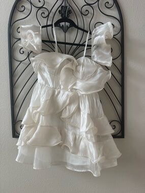 ROMWE Black and Pink Logo Garment Tag Detail white raffle mini dress. Mesh fabr